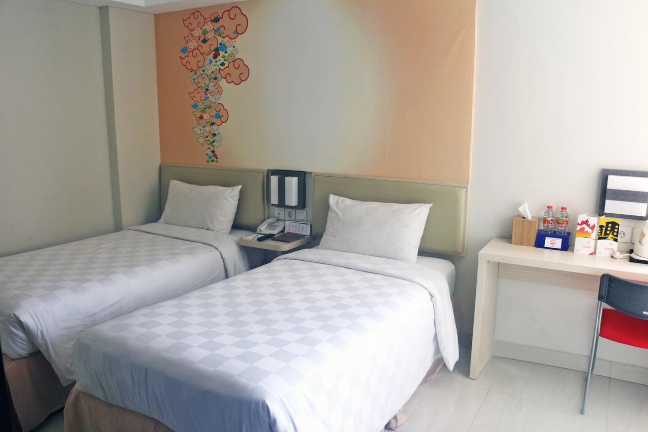 Cordela Hotel Cirebon Buitenkant foto